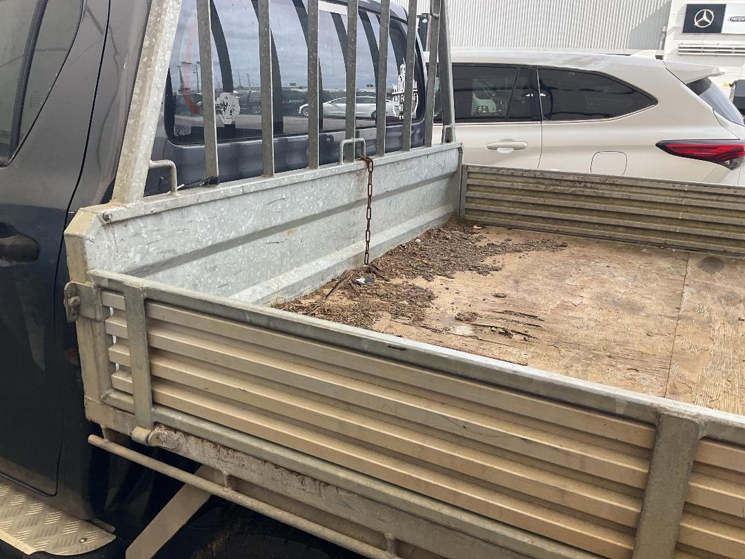 Photo '15' of Toyota Hilux SR TD DC/CC Photo '15' of Toyota Hilux SR TD DC/CC