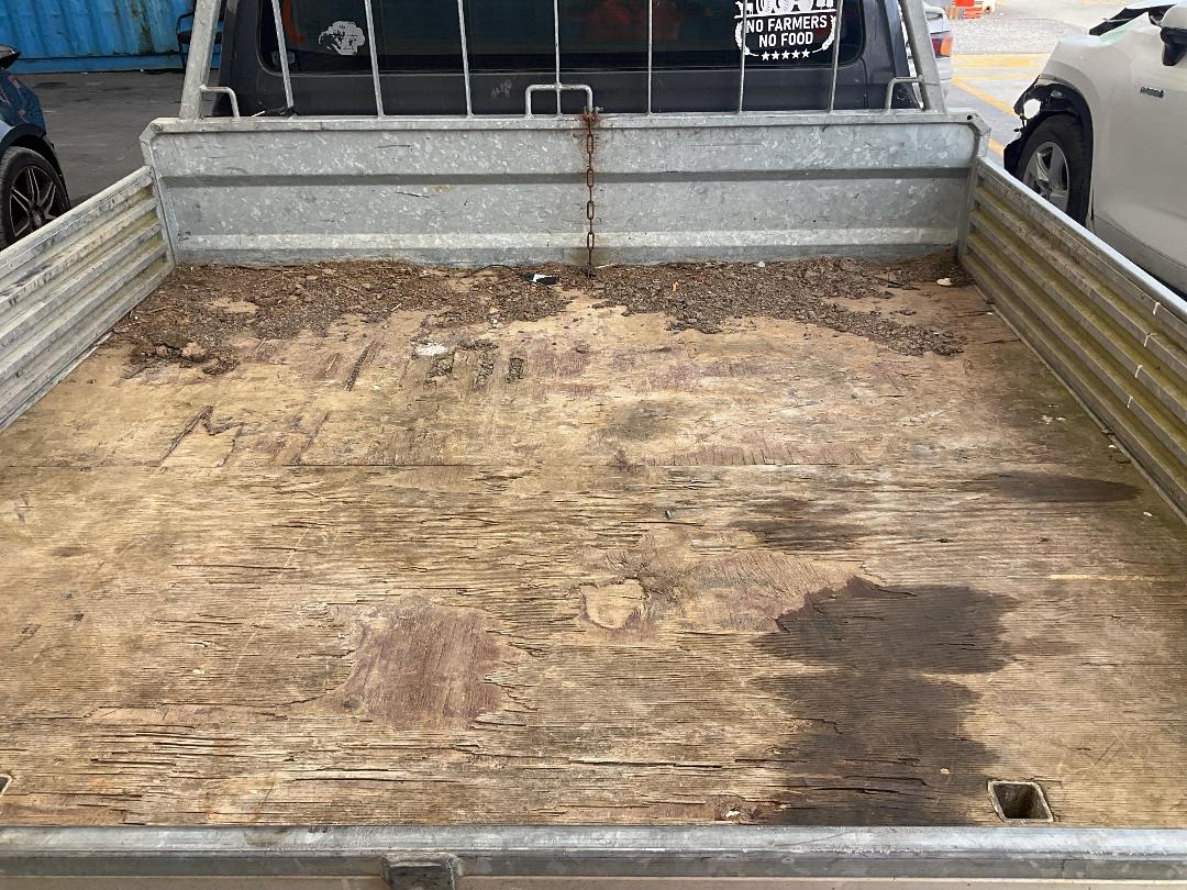 Photo '18' of Toyota Hilux SR TD DC/CC Photo '18' of Toyota Hilux SR TD DC/CC