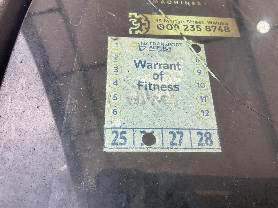 Photo '31' of Toyota Hilux SR TD DC/CC Photo '31' of Toyota Hilux SR TD DC/CC