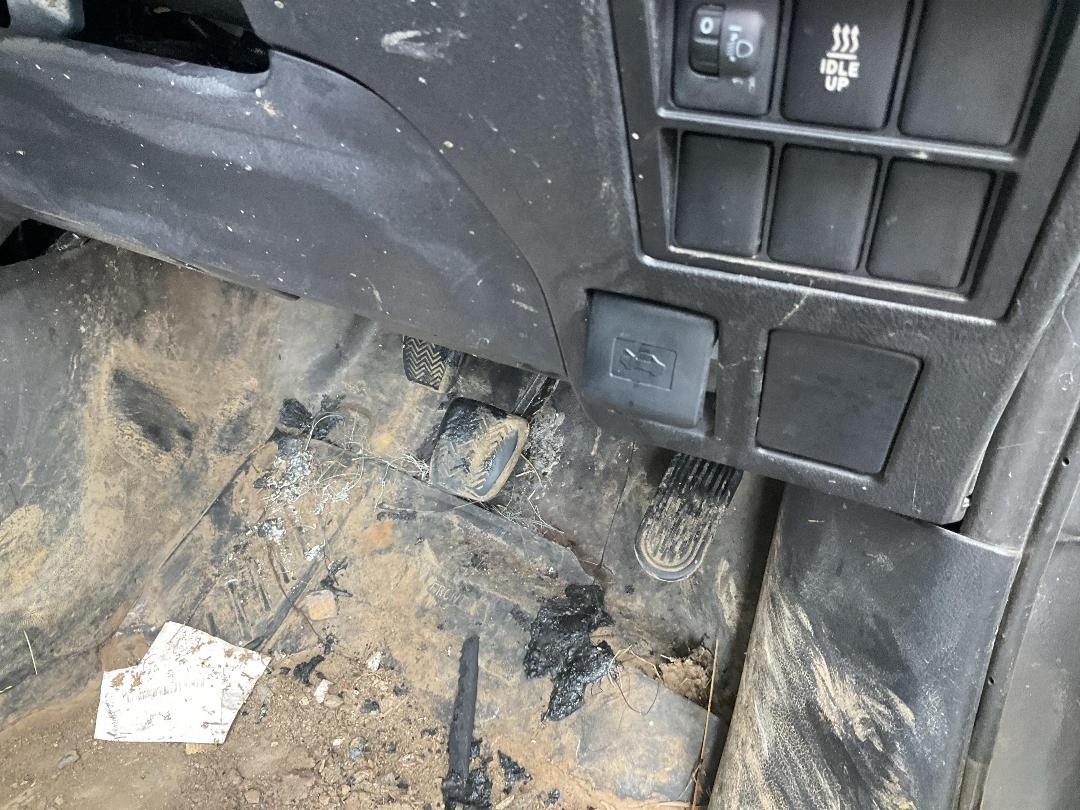 Photo '32' of Toyota Hilux SR TD DC/CC Photo '32' of Toyota Hilux SR TD DC/CC