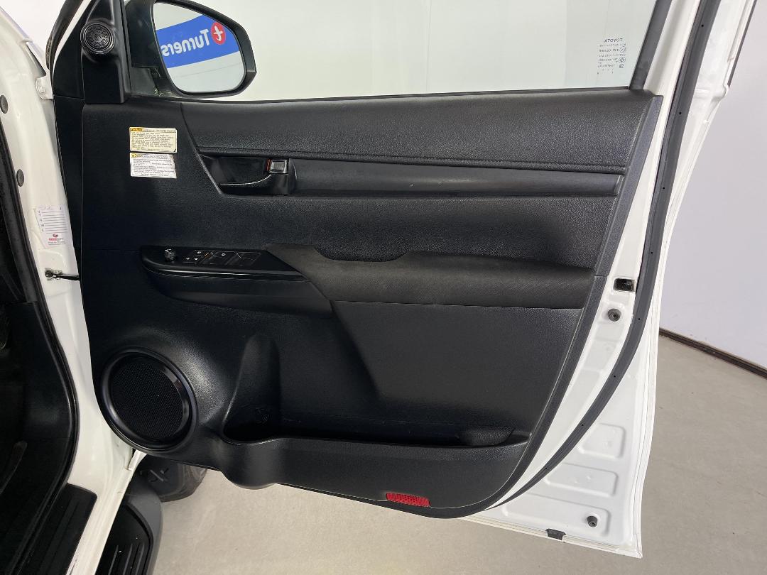 Photo '15' of Toyota Hilux