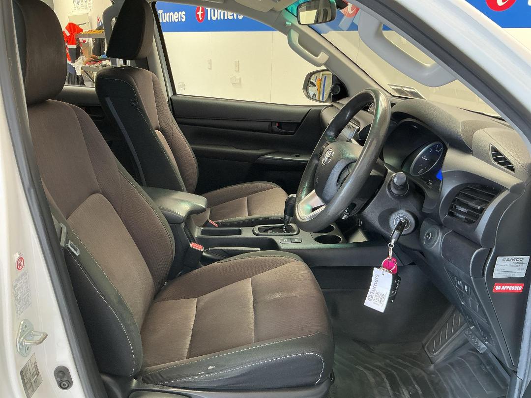 Photo '16' of Toyota Hilux Photo '16' of Toyota Hilux