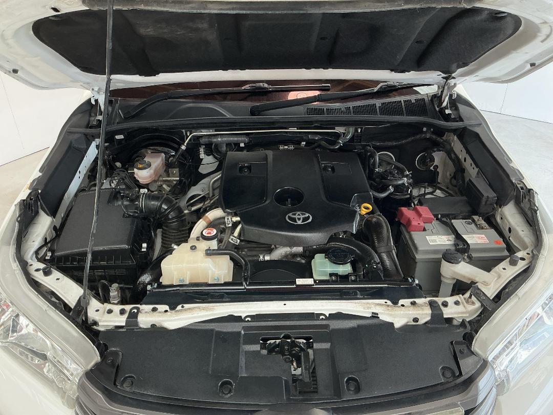 Photo '13' of Toyota Hilux