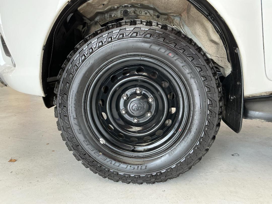 Photo '10' of Toyota Hilux