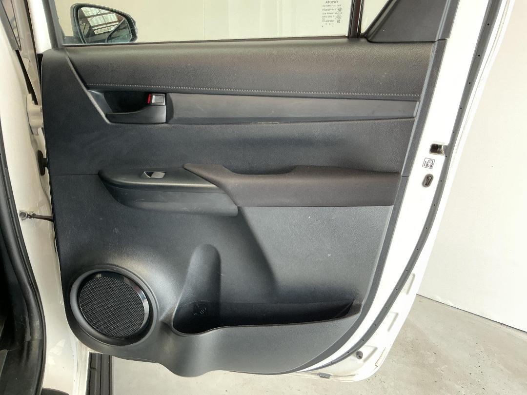 Photo '19' of Toyota Hilux