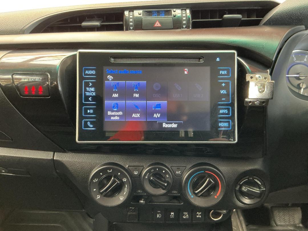 Photo '18' of Toyota Hilux