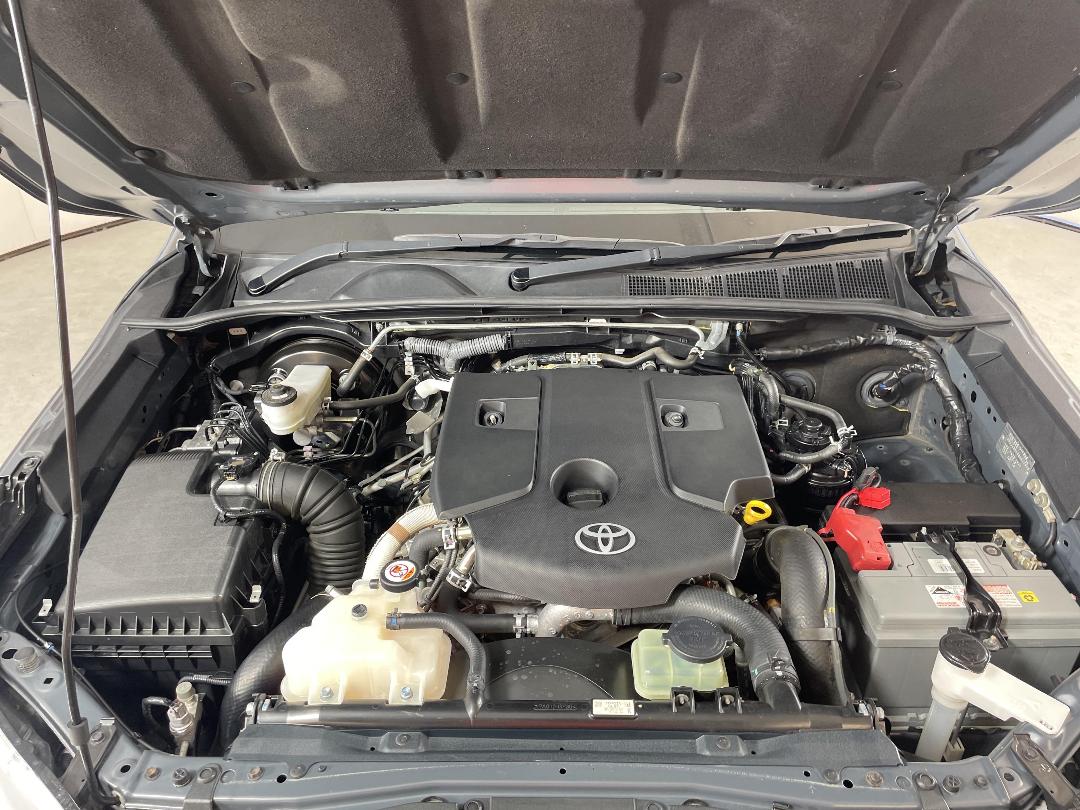 Photo '13' of Toyota Hilux