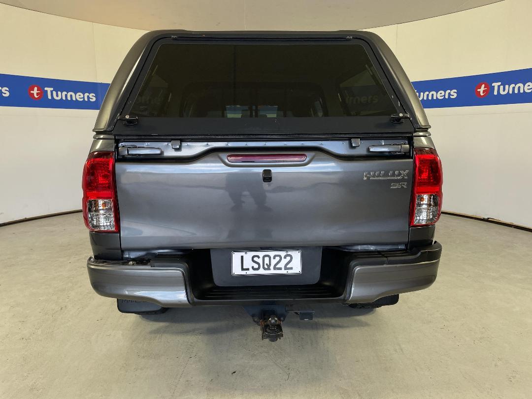 Photo '6' of Toyota Hilux