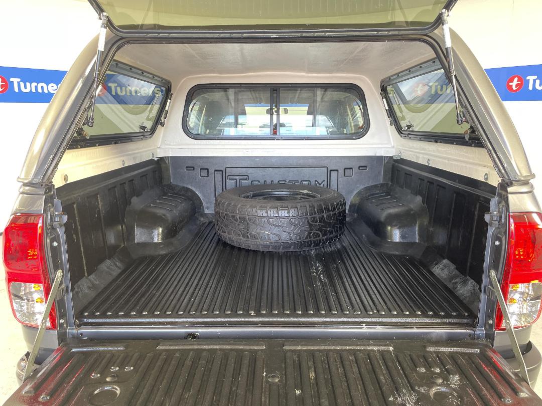 Photo '14' of Toyota Hilux