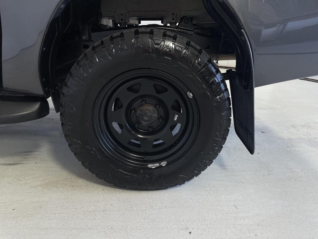 Photo '11' of Toyota Hilux