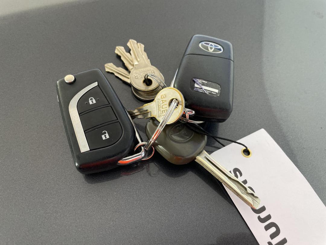 Photo '22' of Toyota Hilux