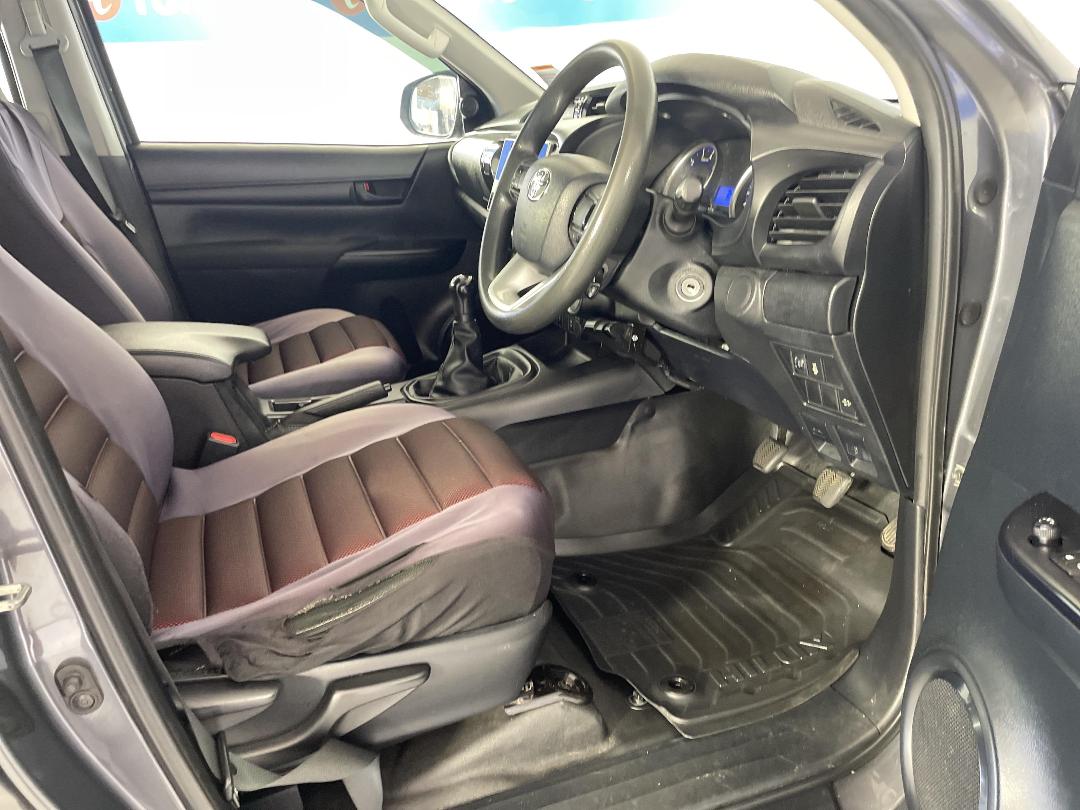 Photo '16' of Toyota Hilux