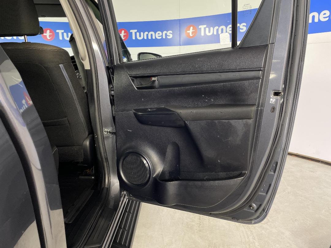 Photo '19' of Toyota Hilux