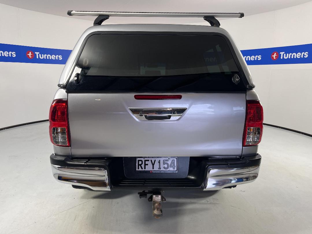 Photo '6' of Toyota Hilux