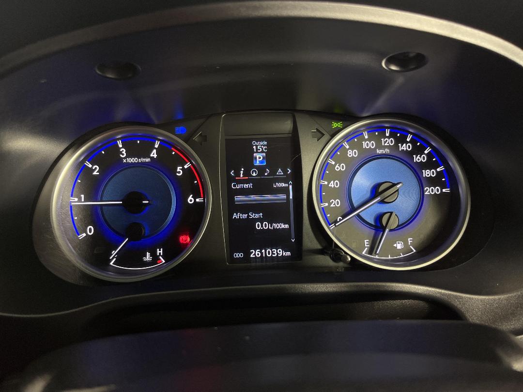 Photo '21' of Toyota Hilux