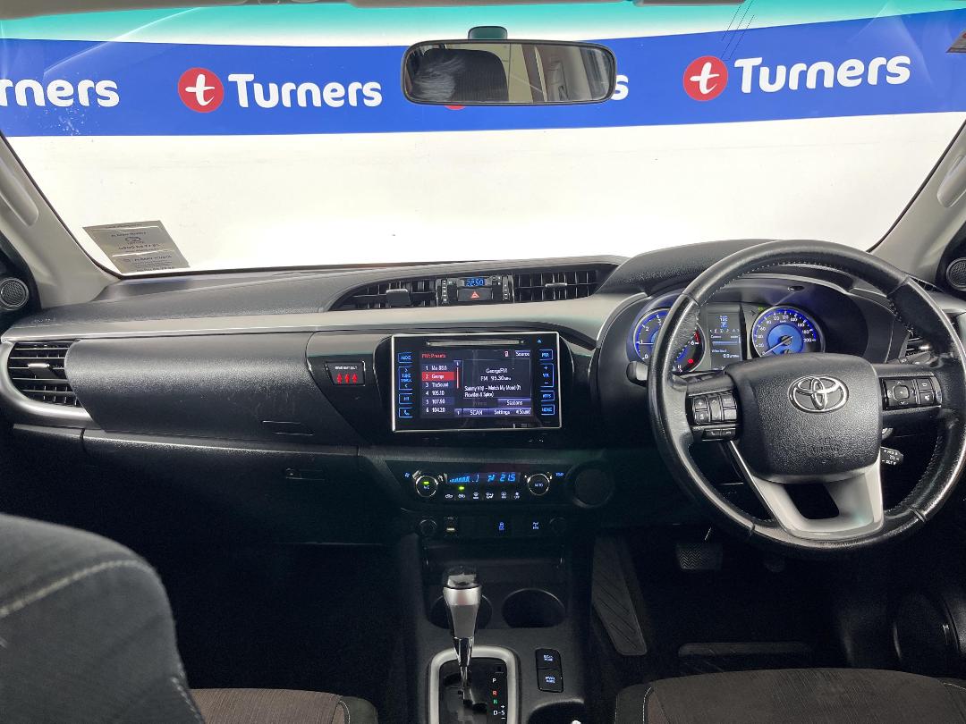 Photo '17' of Toyota Hilux