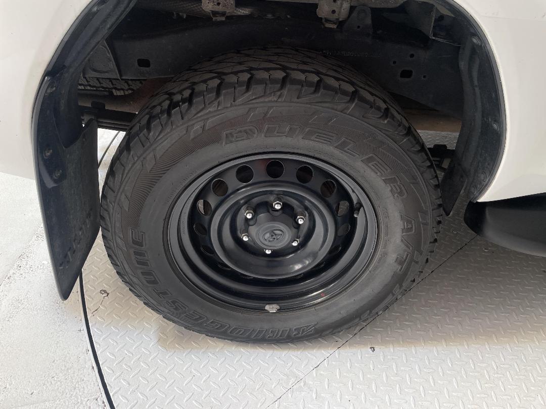 Photo '12' of Toyota Hilux