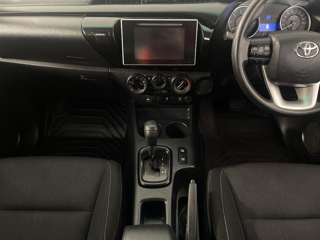 Photo '18' of Toyota Hilux