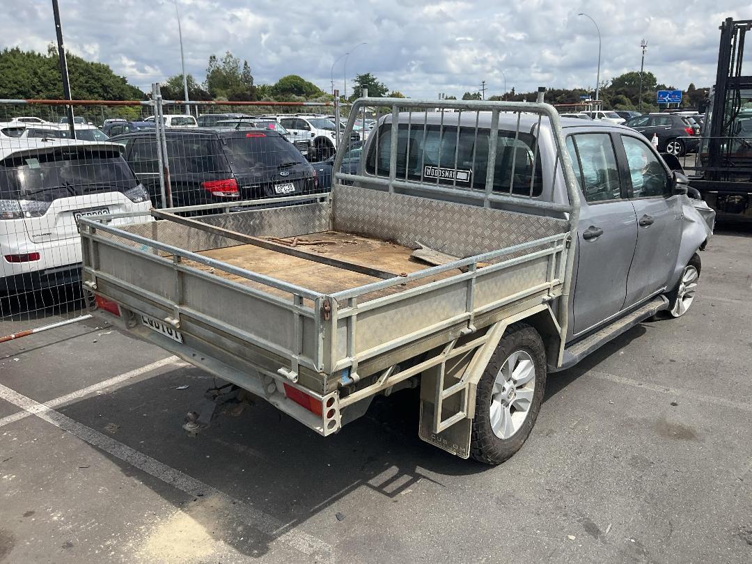 Photo '12' of Toyota Hilux SR TD DC/CC