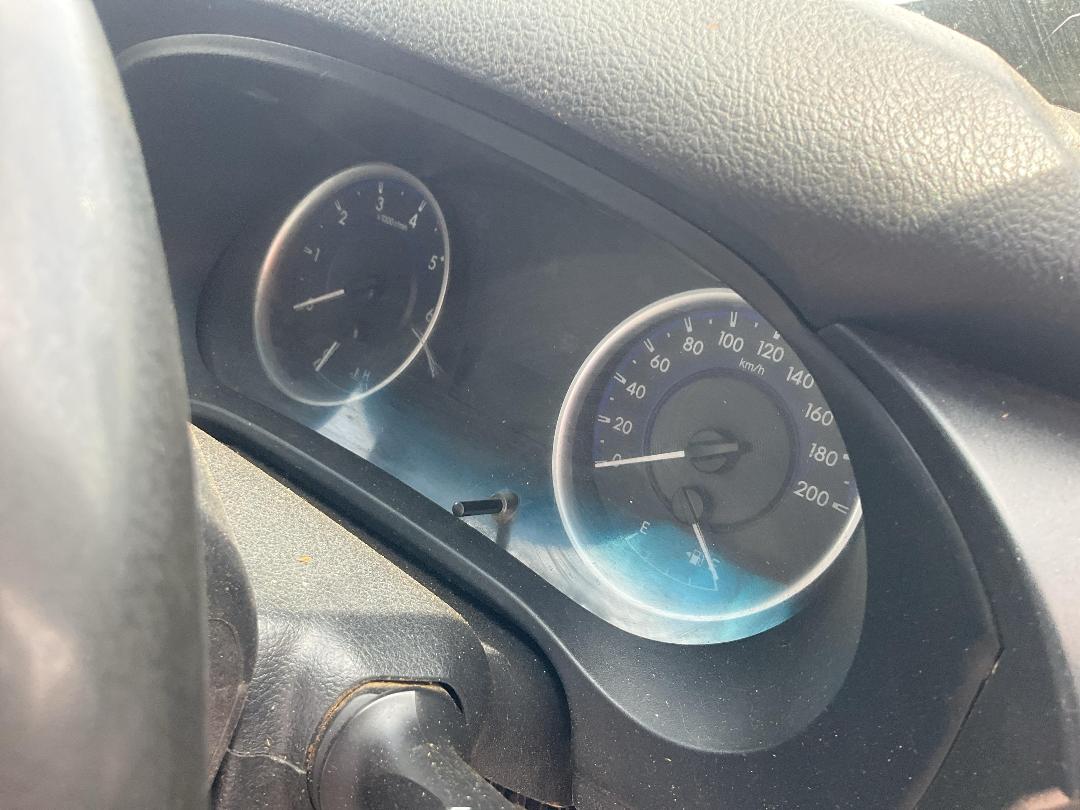 Photo '17' of Toyota Hilux SR TD DC/CC