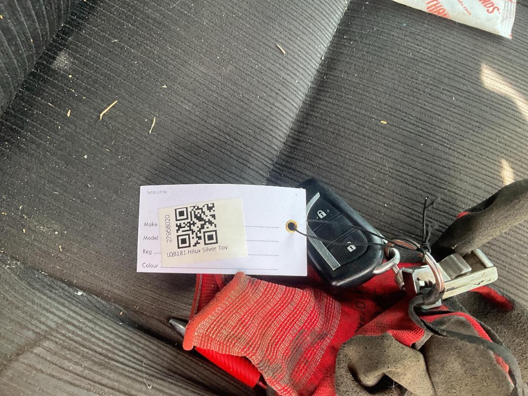 Photo '18' of Toyota Hilux SR TD DC/CC