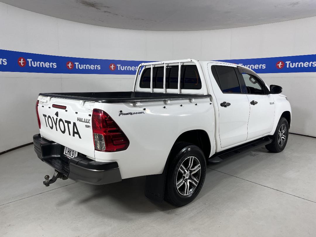 Photo '7' of Toyota Hilux Photo '7' of Toyota Hilux