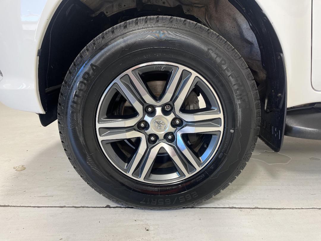 Photo '10' of Toyota Hilux