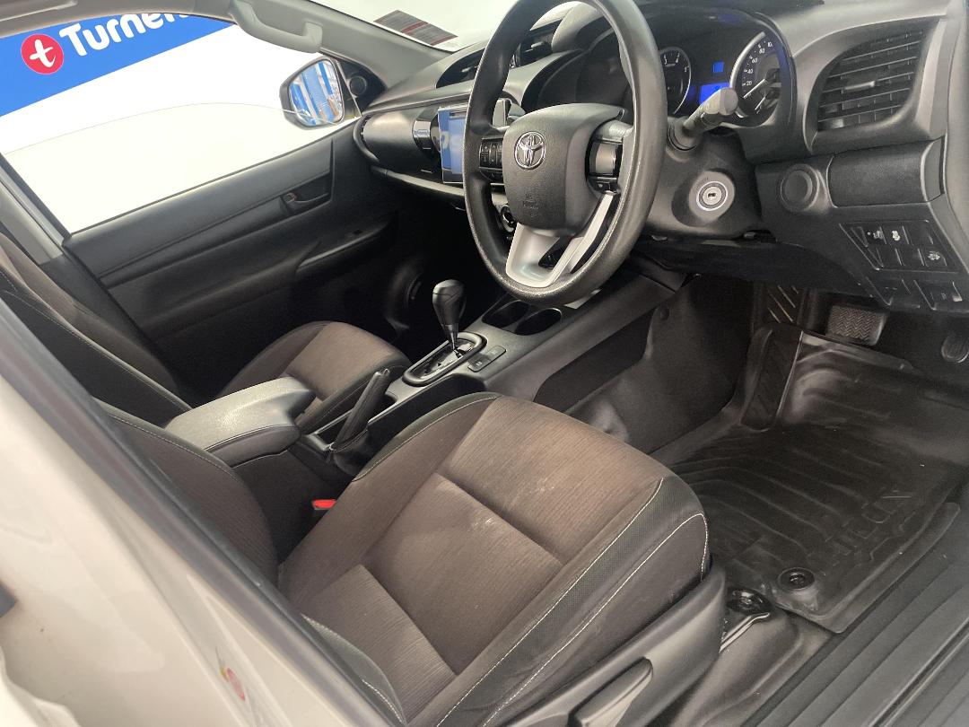 Photo '16' of Toyota Hilux Photo '16' of Toyota Hilux