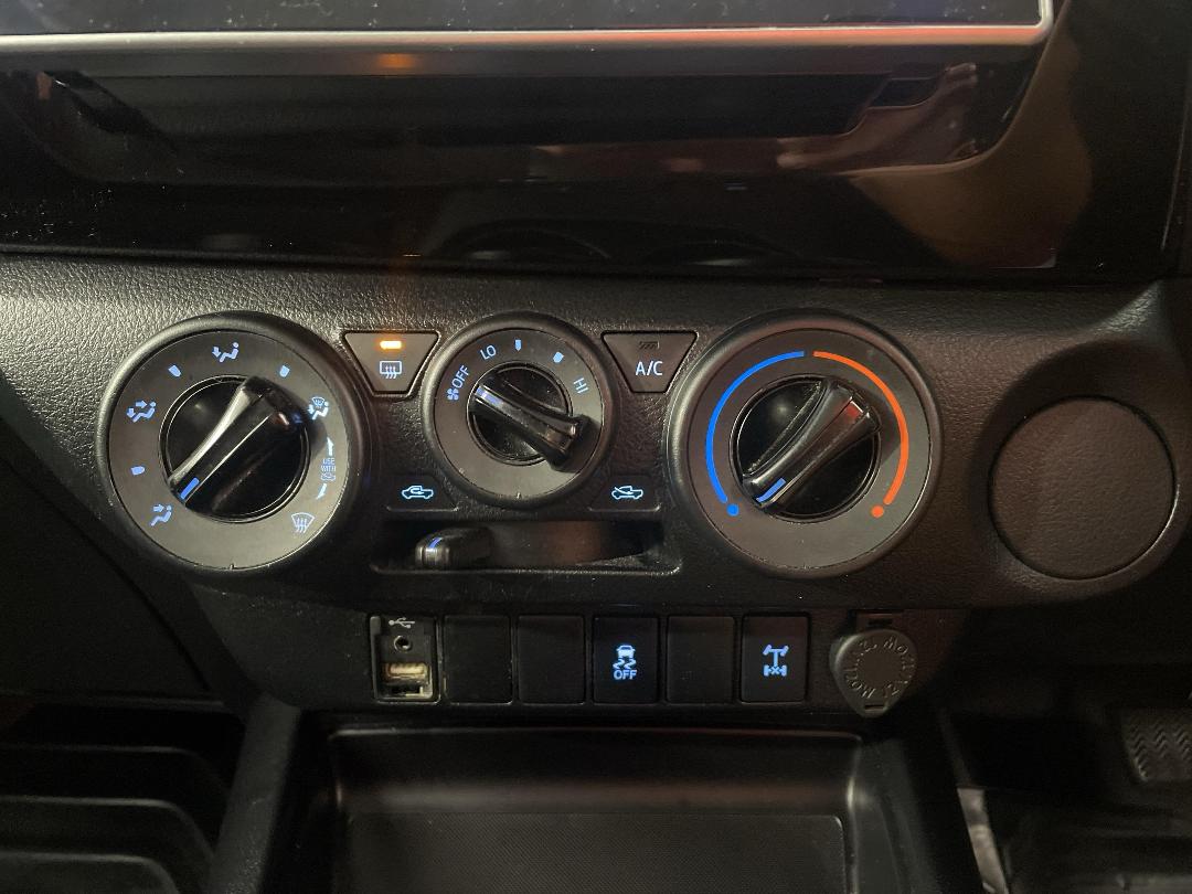 Photo '29' of Toyota Hilux Photo '29' of Toyota Hilux