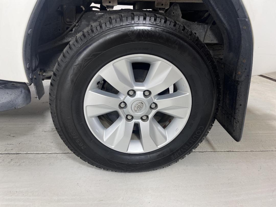 Photo '11' of Toyota Hilux