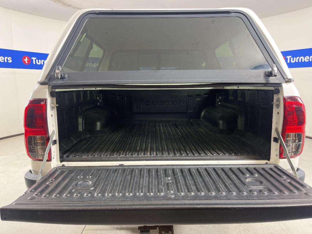 Photo '14' of Toyota Hilux