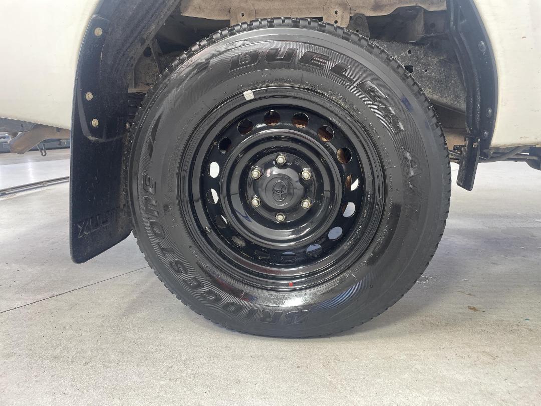 Photo '12' of Toyota Hilux