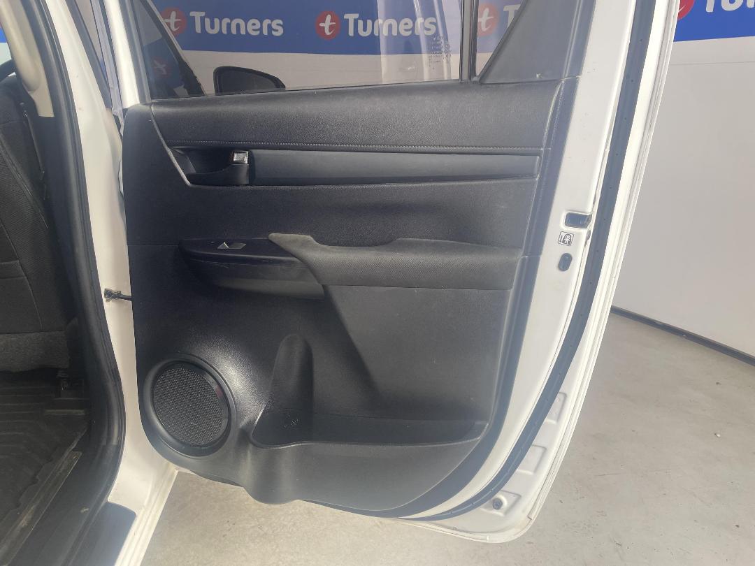 Photo '19' of Toyota Hilux