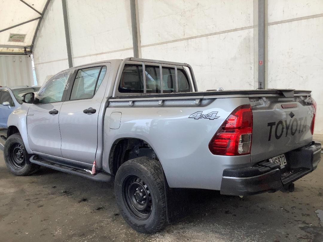 Photo '8' of Toyota Hilux SR TD DC
