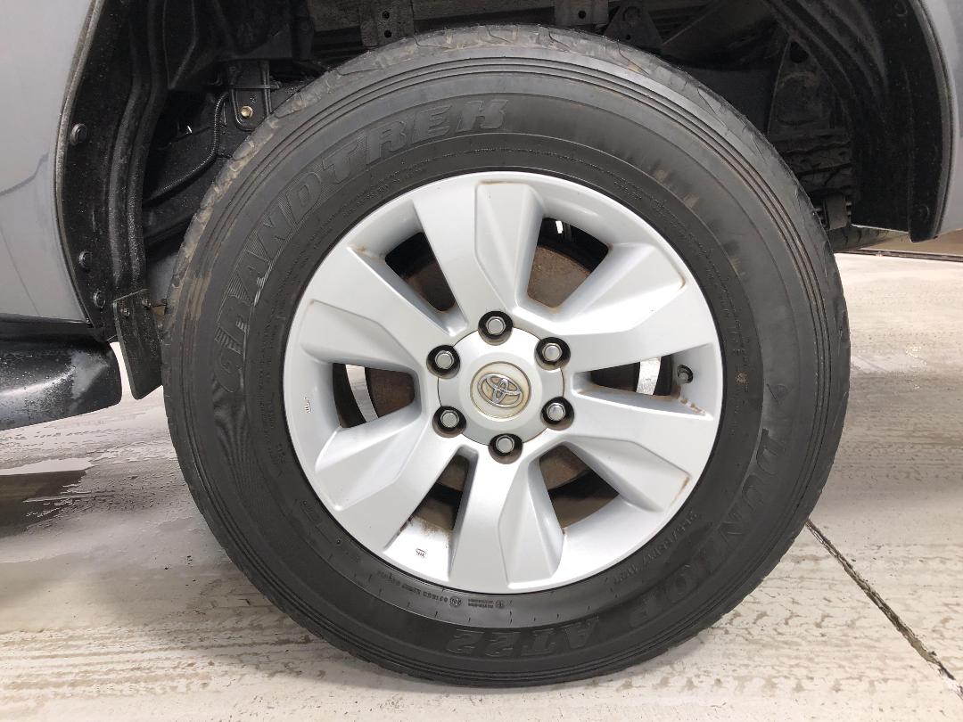 Photo '11' of Toyota Hilux