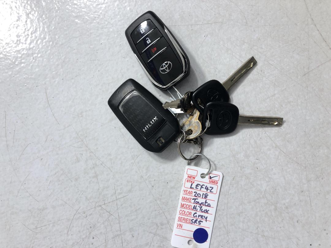 Photo '22' of Toyota Hilux