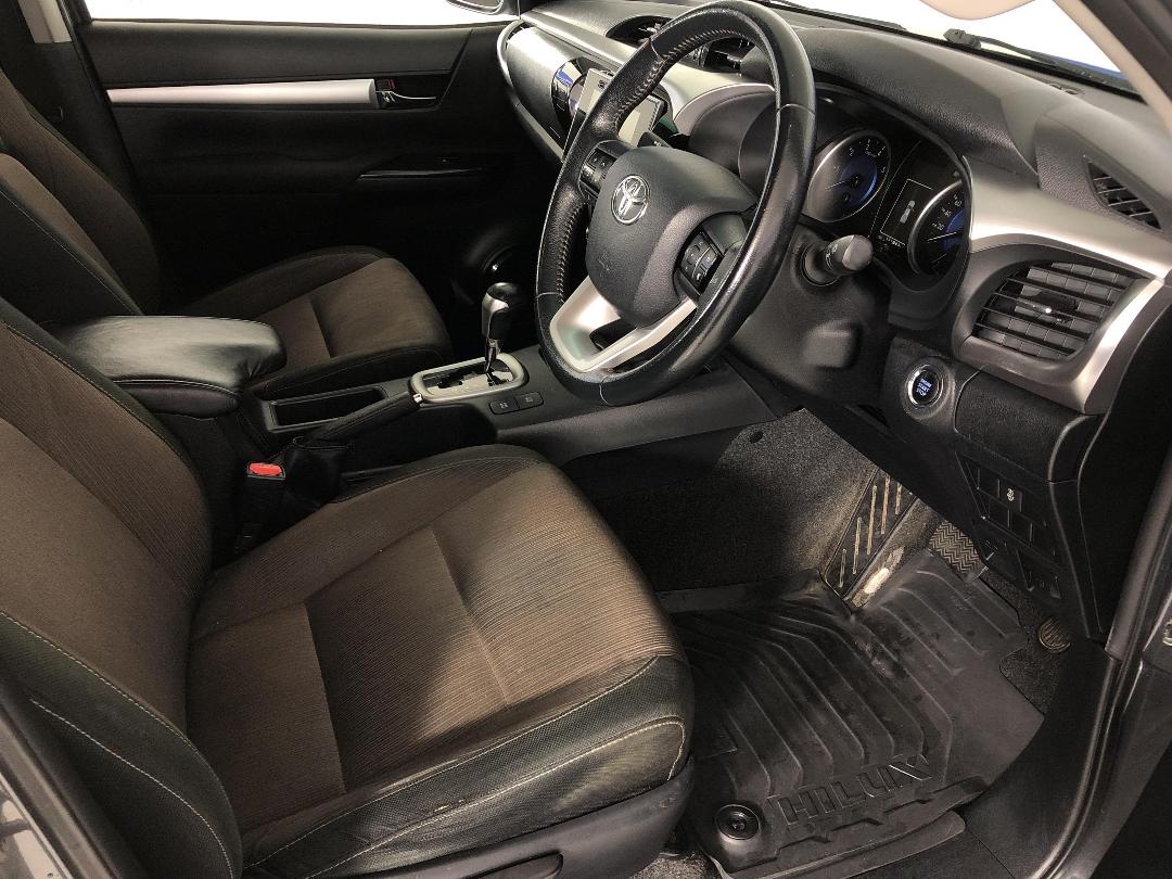 Photo '16' of Toyota Hilux