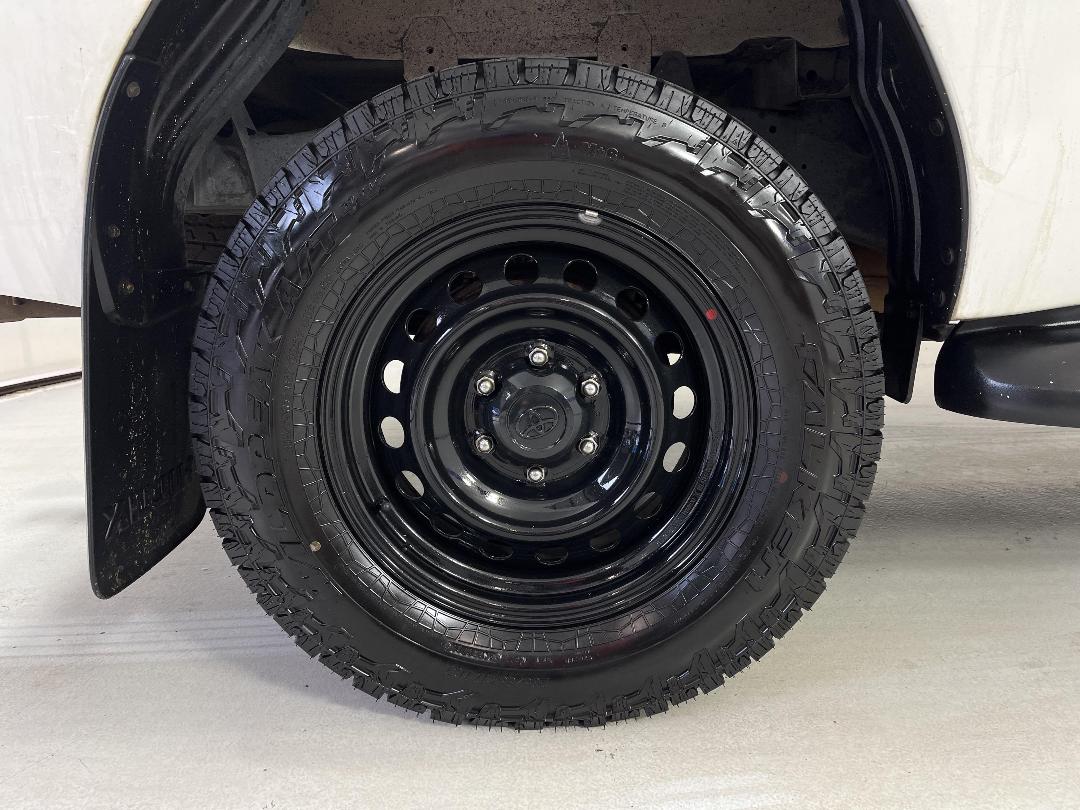 Photo '12' of Toyota Hilux