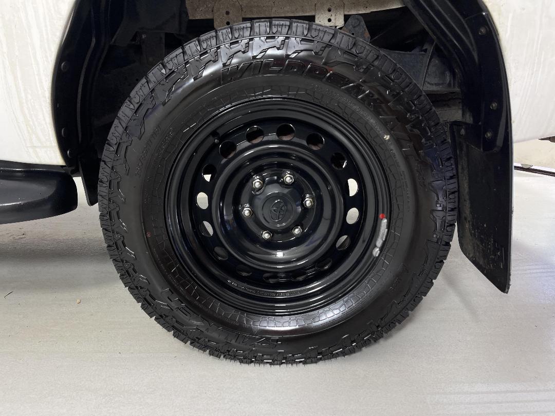 Photo '11' of Toyota Hilux