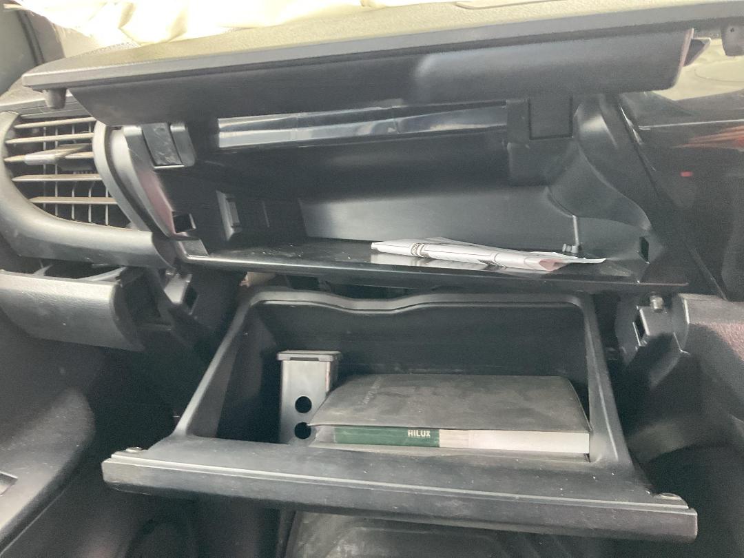 Photo '8' of Toyota Hilux S TD EC