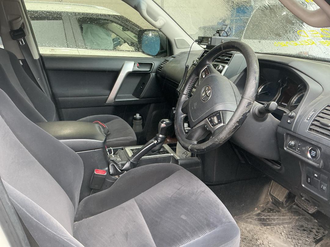 Photo '7' of Toyota Landcruiser Prado GX Photo '7' of Toyota Landcruiser Prado GX