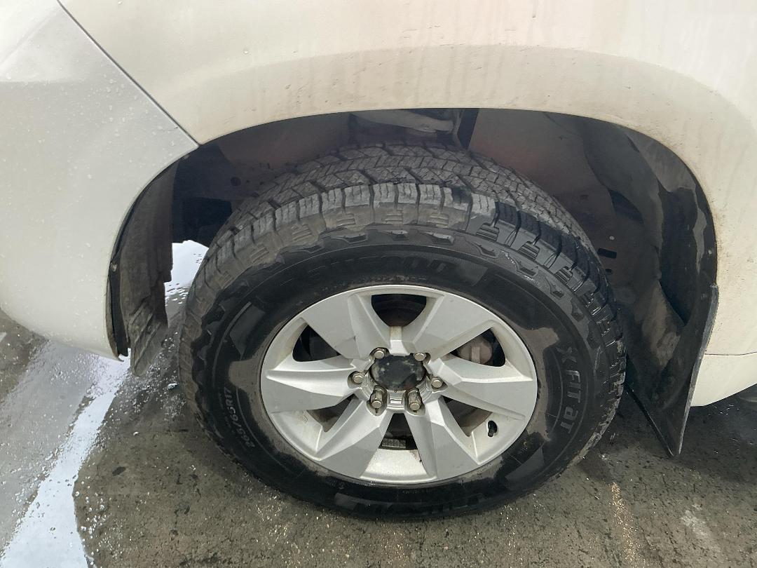 Photo '16' of Toyota Landcruiser Prado GX Photo '16' of Toyota Landcruiser Prado GX