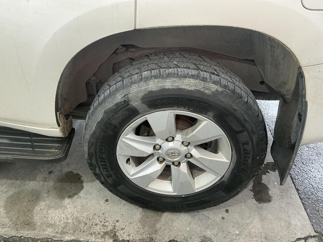 Photo '15' of Toyota Landcruiser Prado GX Photo '15' of Toyota Landcruiser Prado GX