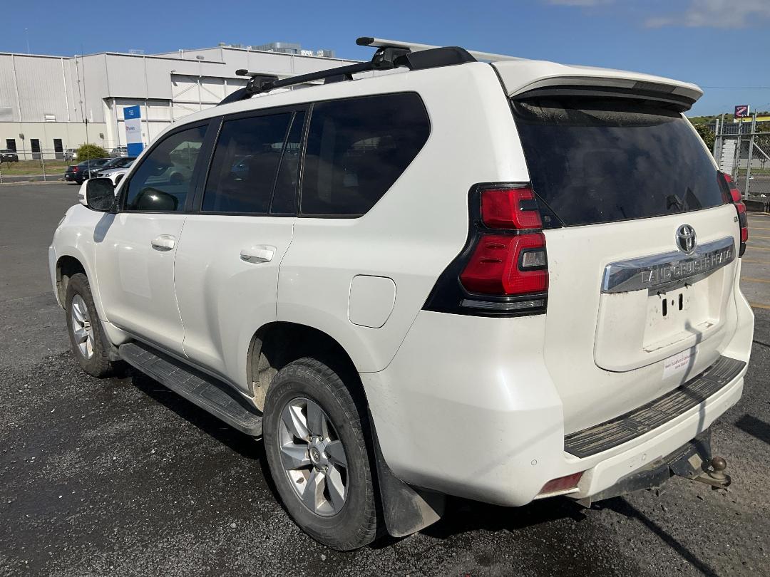 Photo '4' of Toyota Landcruiser Prado GX Photo '4' of Toyota Landcruiser Prado GX