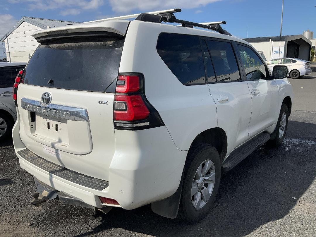 Photo '5' of Toyota Landcruiser Prado GX Photo '5' of Toyota Landcruiser Prado GX