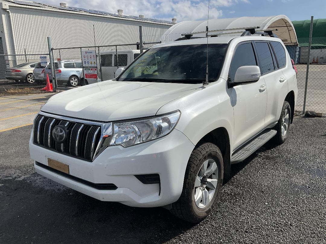Photo '3' of Toyota Landcruiser Prado GX Photo '3' of Toyota Landcruiser Prado GX
