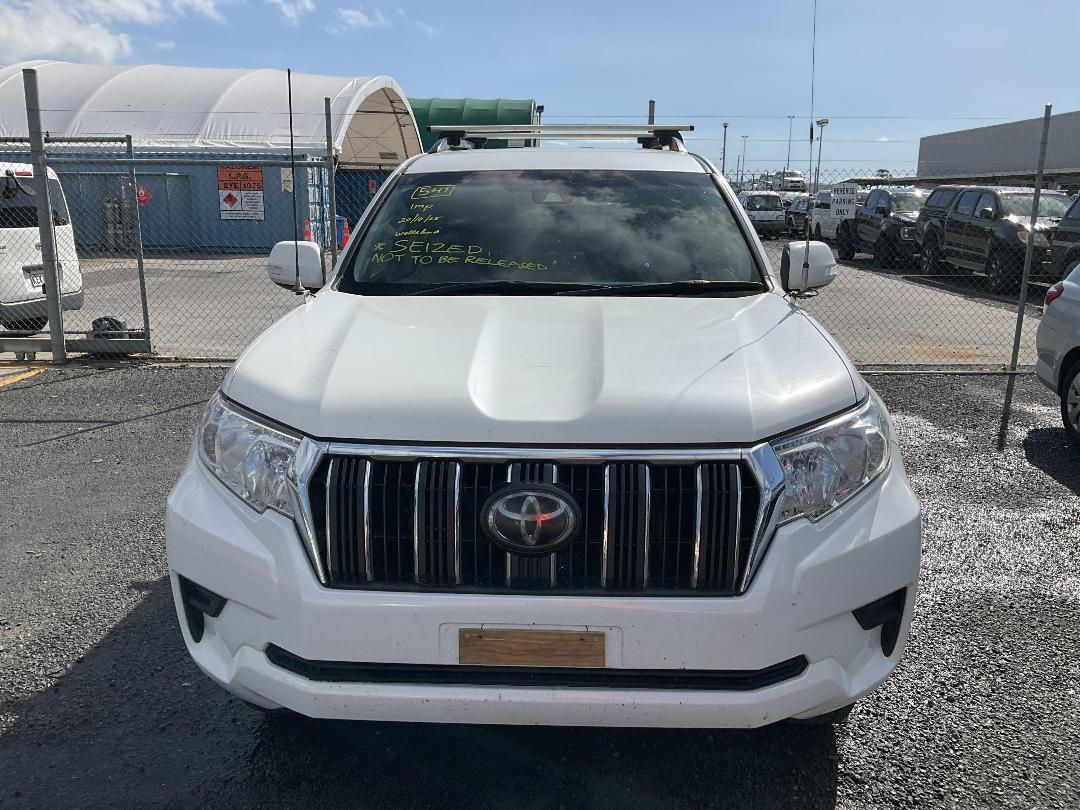 Photo '2' of Toyota Landcruiser Prado GX Photo '2' of Toyota Landcruiser Prado GX