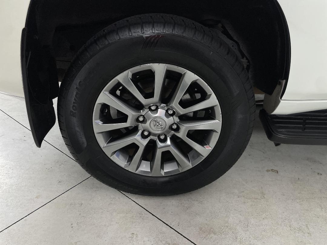 Photo '12' of Toyota Landcruiser Prado