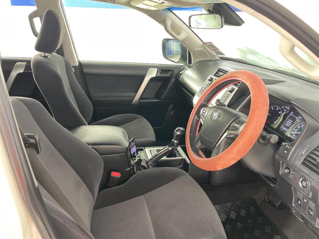 Photo '16' of Toyota Landcruiser Prado