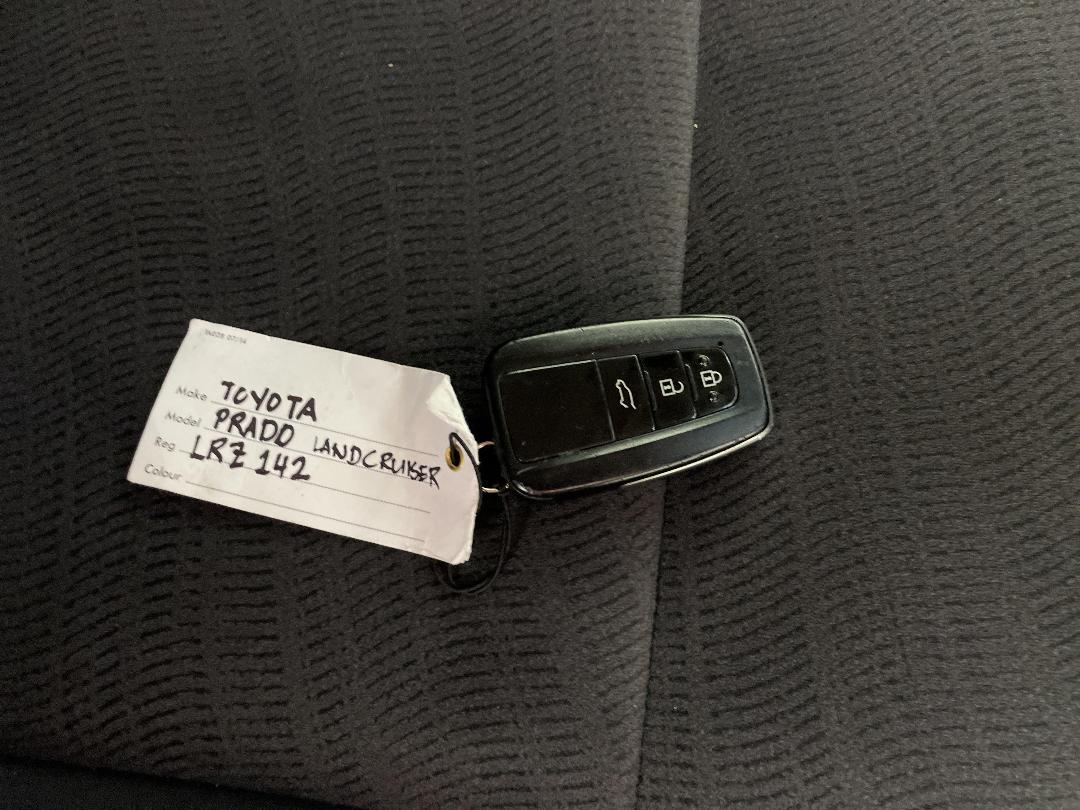 Photo '22' of Toyota Landcruiser Prado